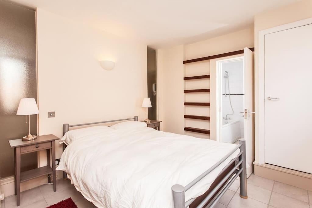 Awesome Apartment In The Heart Of Camden Town London Bagian luar foto