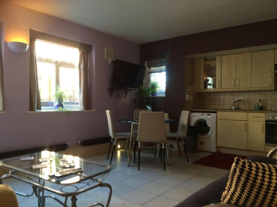 Awesome Apartment In The Heart Of Camden Town London Bagian luar foto