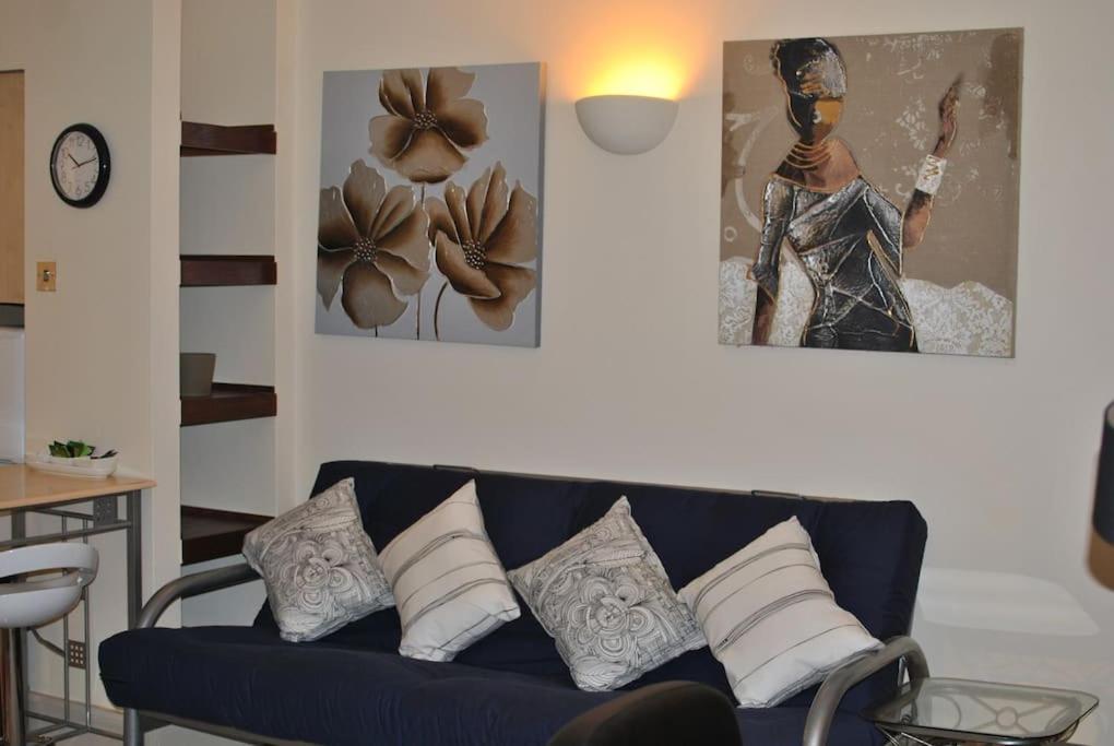 Awesome Apartment In The Heart Of Camden Town London Bagian luar foto
