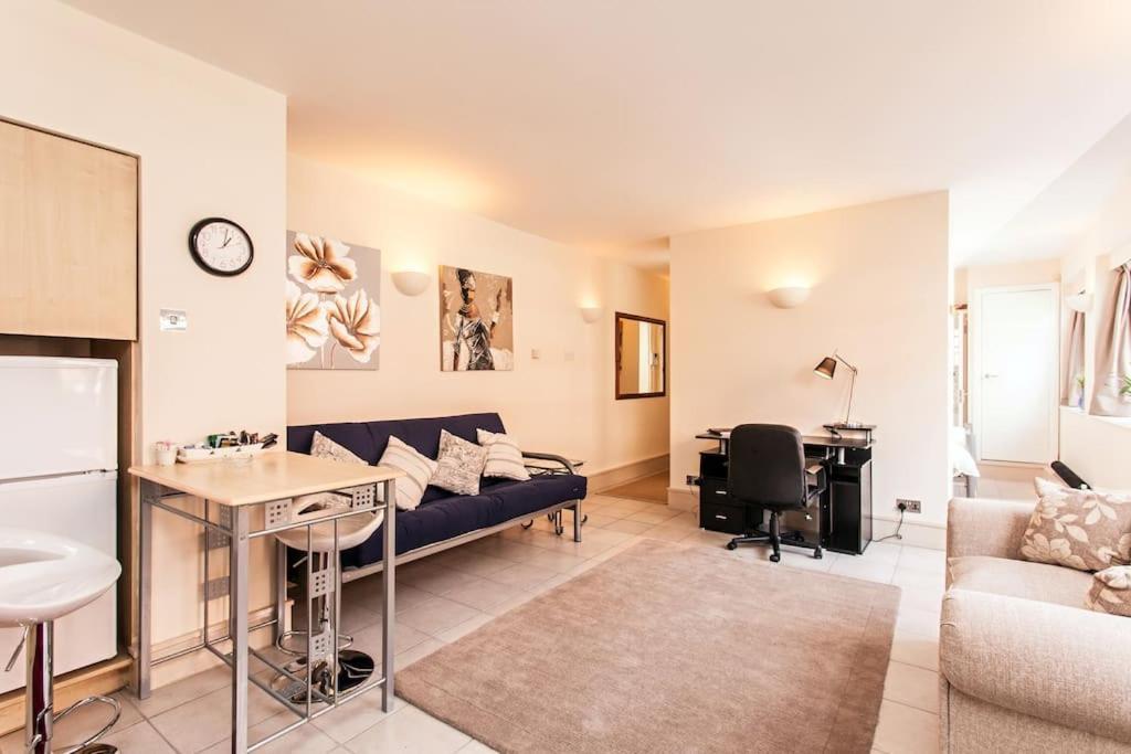 Awesome Apartment In The Heart Of Camden Town London Bagian luar foto