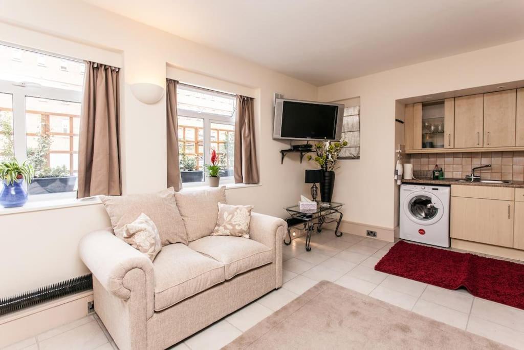 Awesome Apartment In The Heart Of Camden Town London Bagian luar foto