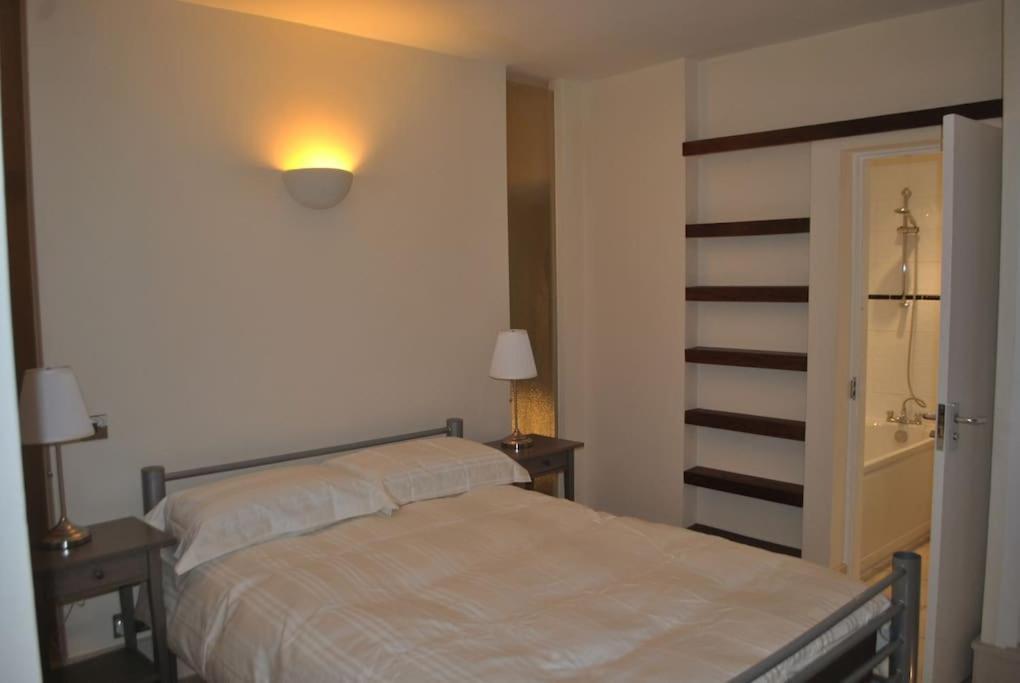 Awesome Apartment In The Heart Of Camden Town London Bagian luar foto