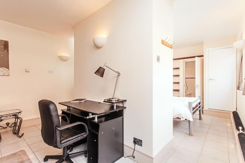 Awesome Apartment In The Heart Of Camden Town London Bagian luar foto